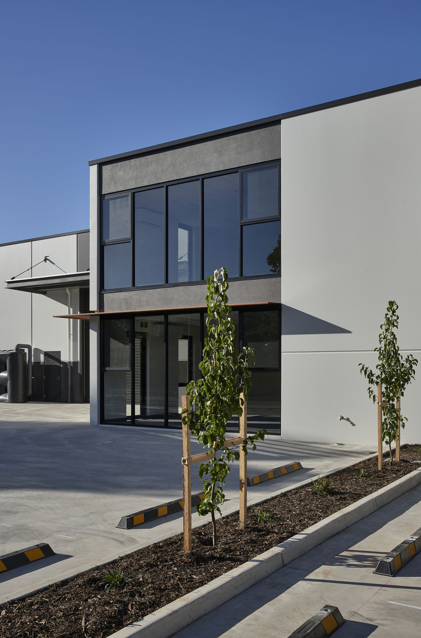 Aube Pooraka FINAL High Res 08