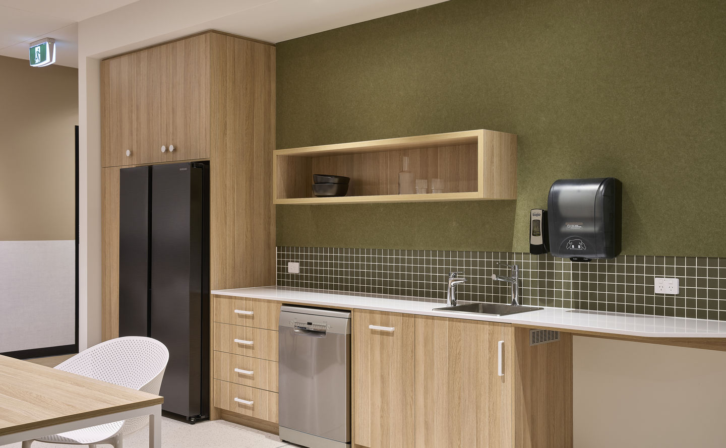 Aube MS Society High Res 06